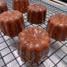 Load image into Gallery viewer, Canelé (contained Rum)

